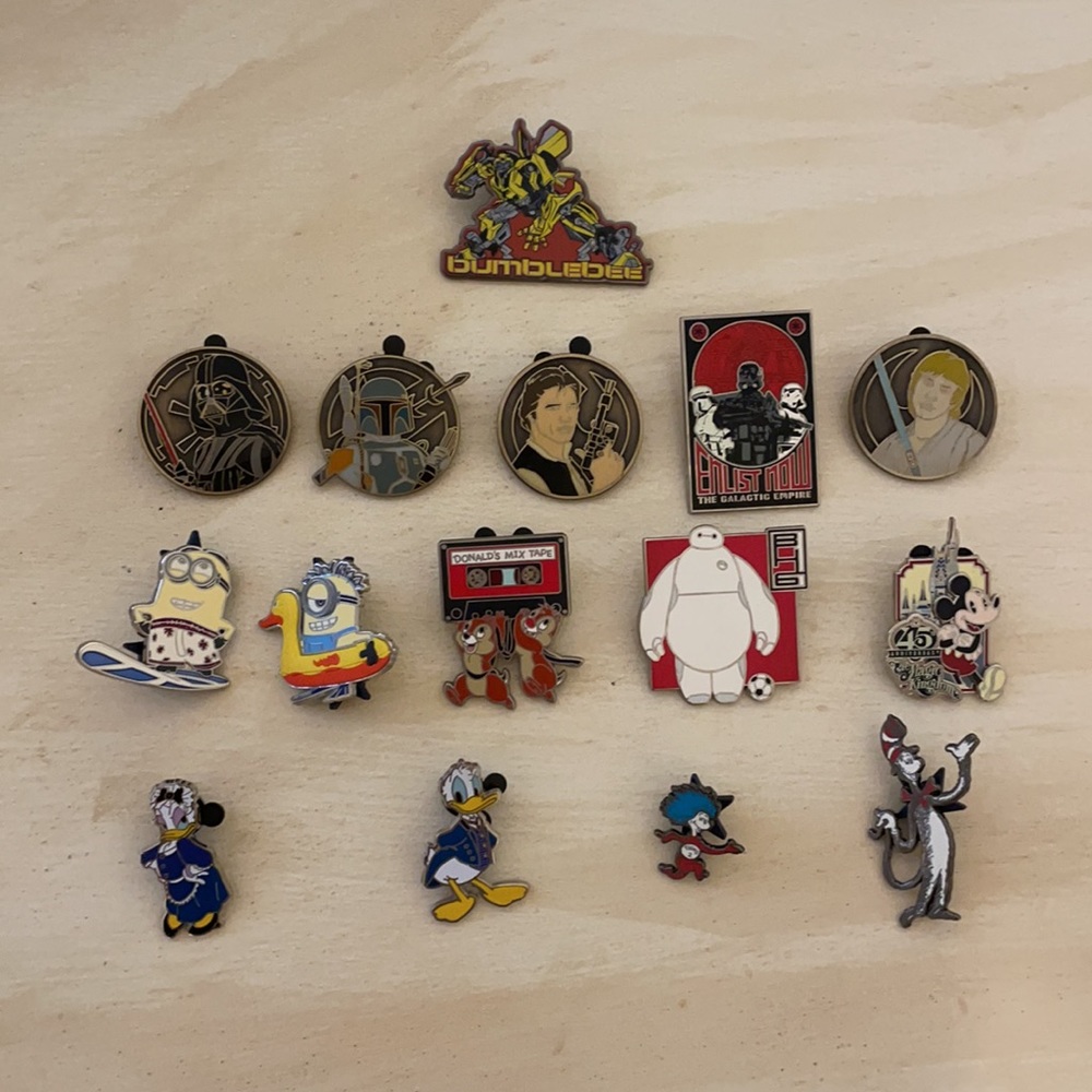 15 Authentic Assorted Pins. Disney and Universal.